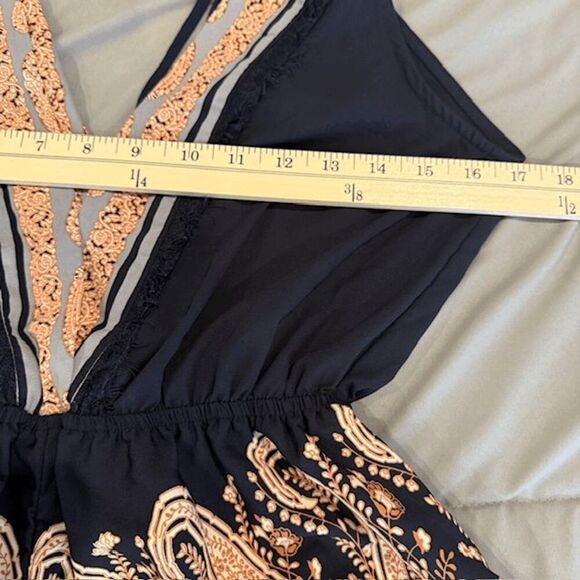 ILLA ILLA Sleeveless Short Romper Navy Blue Rust Paisley Lace Trim Size Small - Picture 4 of 7